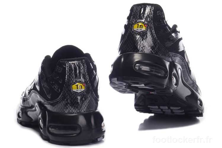 tn max air enstock pascher requin tn rouge pascher.JPG